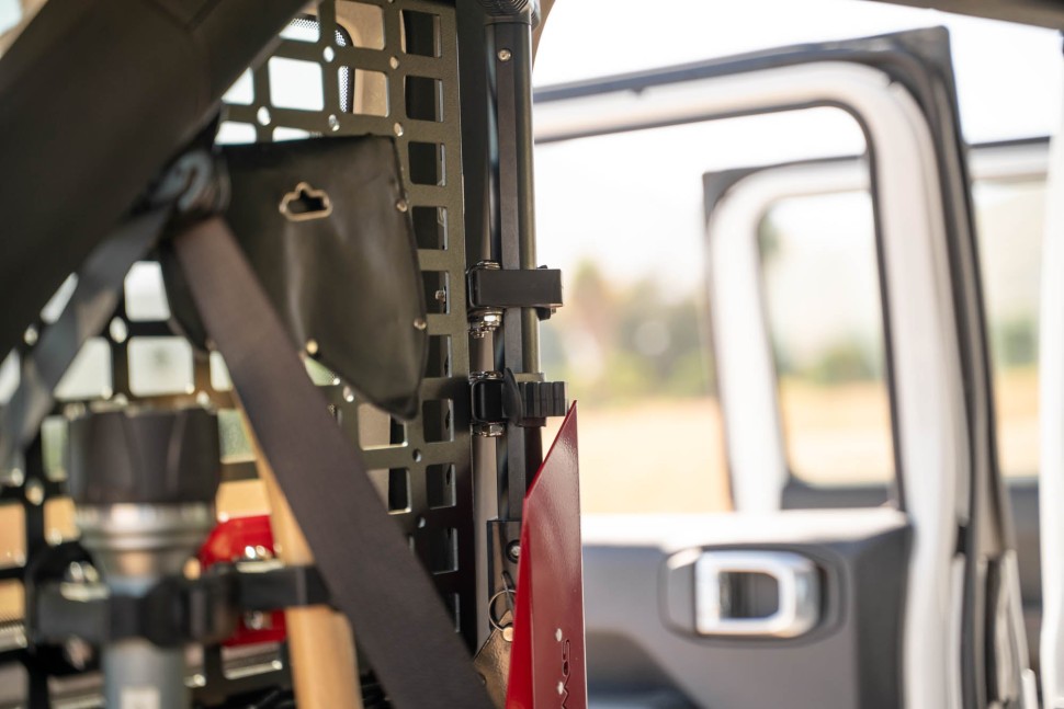 Універсальні кріплення для інструментів із швидкозніманням DV8 Offroad UNRM-01