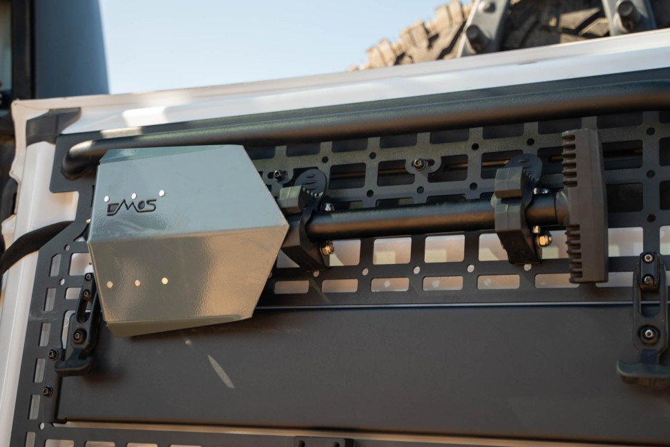 Універсальні кріплення для інструментів із швидкозніманням DV8 Offroad UNRM-01