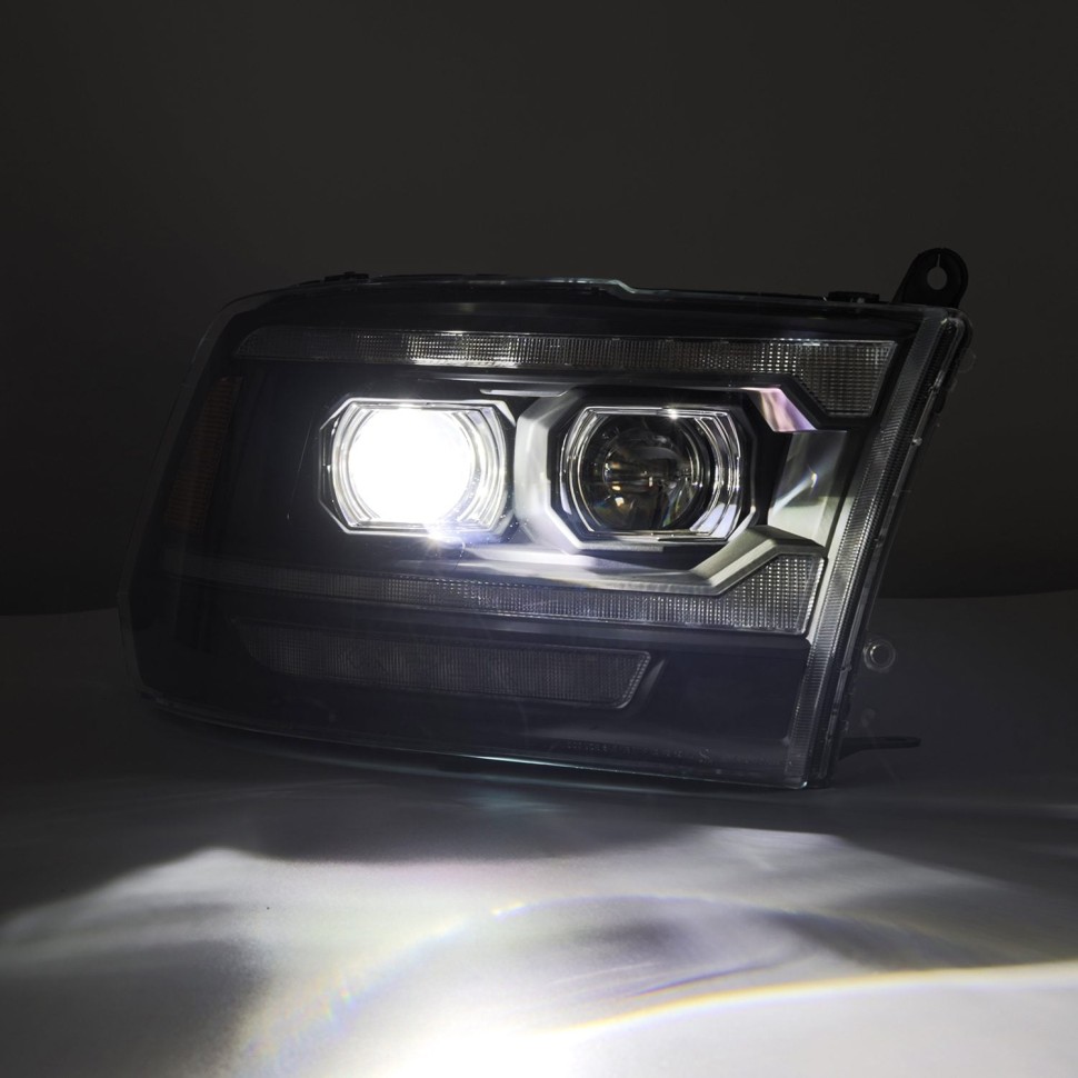 Комплект передних Led фар Dodge Ram 1500/2500/3500/4500/5500 09-18 LUXX-Series AlphaRex 880558