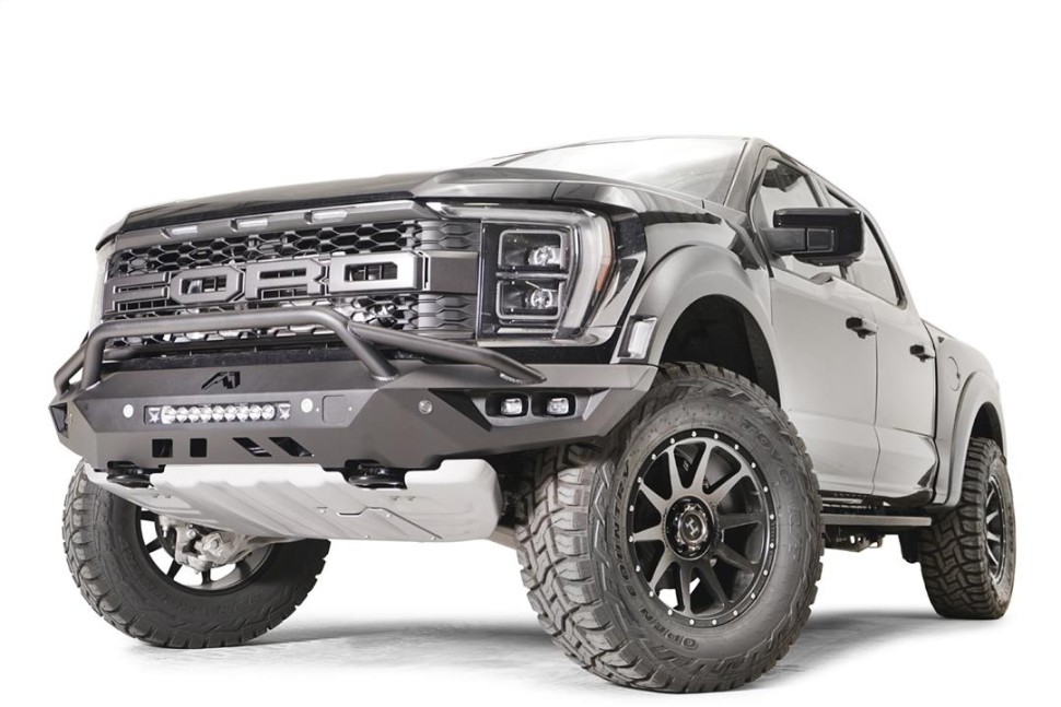 Передний бампер с центральной дугой Ford F-150 Raptor 21-26 Vengeance Fab Fours FR21-D5352-1