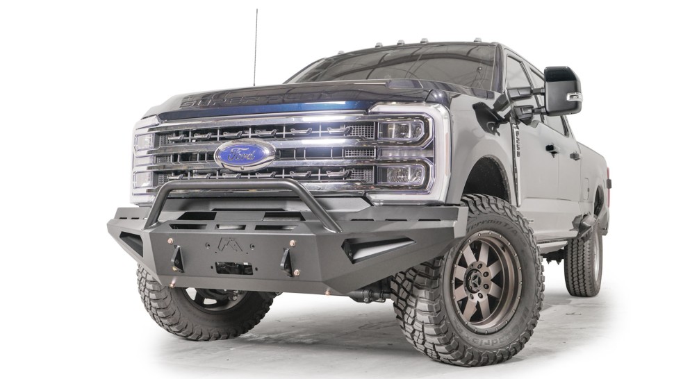 Передний бампер под лебёдку Ford F-250/F-350/F-450/F-550 23-24 Red Steel Fab Fours FS23-RS5962-1