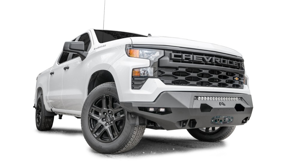 Передний бампер под лебёдку Chevrolet Silverado 1500 22-26 Matrix Fab Fours CS22-X5661-1