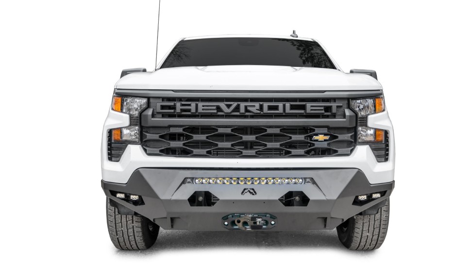 Передний бампер под лебёдку Chevrolet Silverado 1500 22-26 Matrix Fab Fours CS22-X5661-1