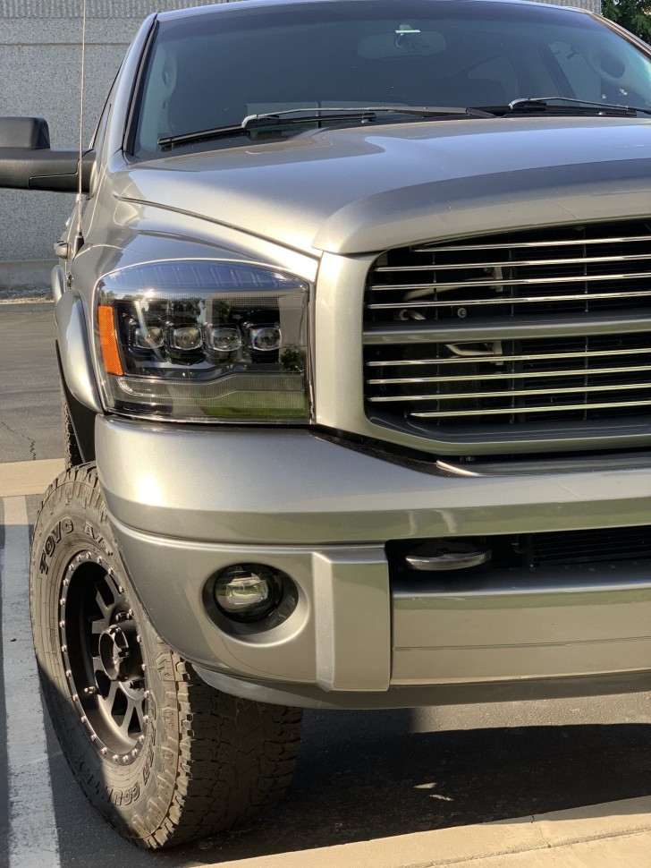 Комплект передних Led фар Dodge Ram 1500/2500/3500 06-09 NOVA-Series AlphaRex 880537