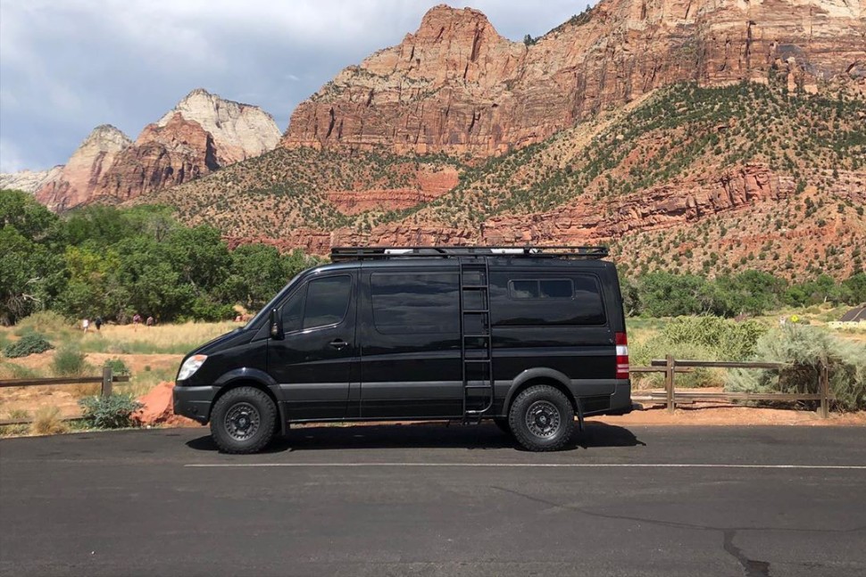 Black Rhino 2095ARY-80067G06 Armory Wheel Gun Black 20x9.5 -18