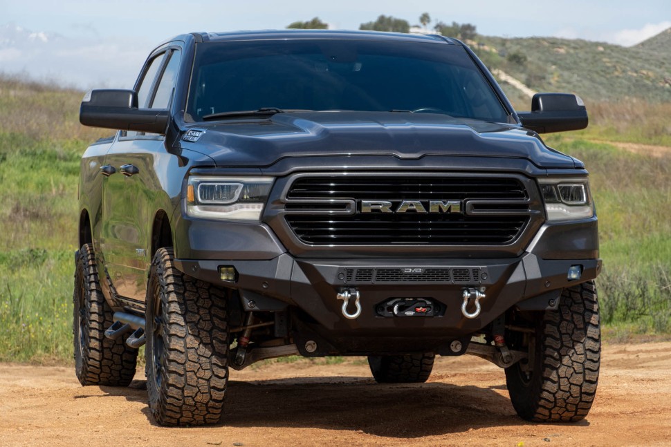 Передний бампер под лебёдку Dodge Ram 1500 19-24 Spec Series DV8 Offroad FBDR1-06