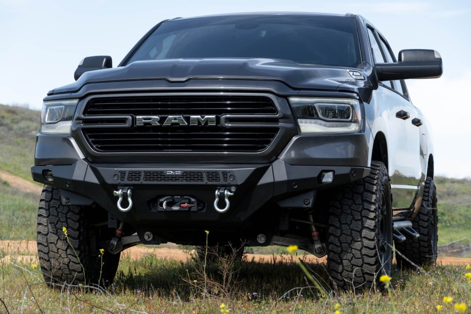 Передний бампер под лебёдку Dodge Ram 1500 19-24 Spec Series DV8 Offroad FBDR1-06
