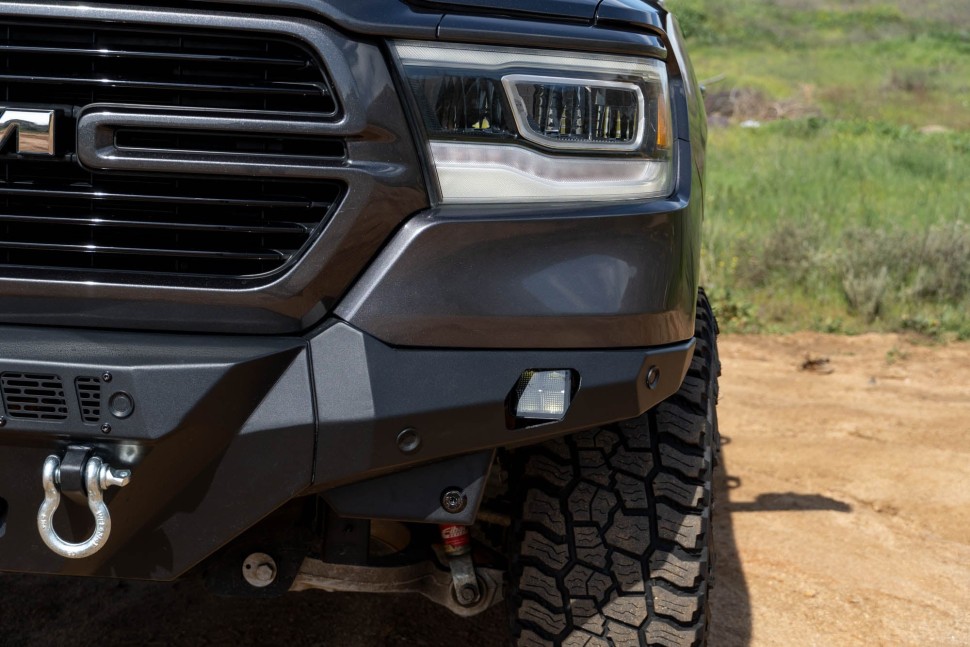 Передний бампер под лебёдку Dodge Ram 1500 19-24 Spec Series DV8 Offroad FBDR1-06
