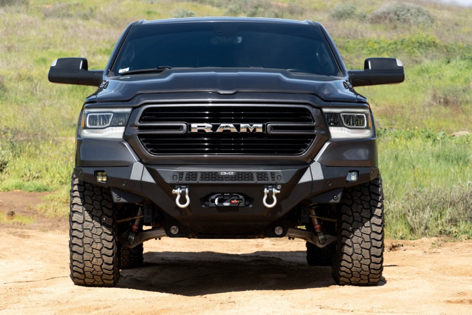 Передний бампер под лебёдку Dodge Ram 1500 19-24 Spec Series DV8 Offroad FBDR1-06