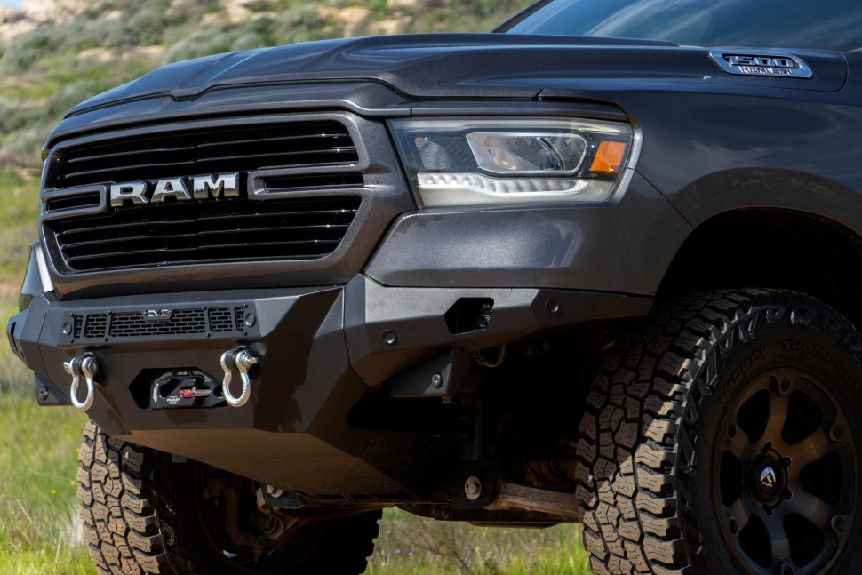 Передний бампер под лебёдку Dodge Ram 1500 19-24 Spec Series DV8 Offroad FBDR1-06