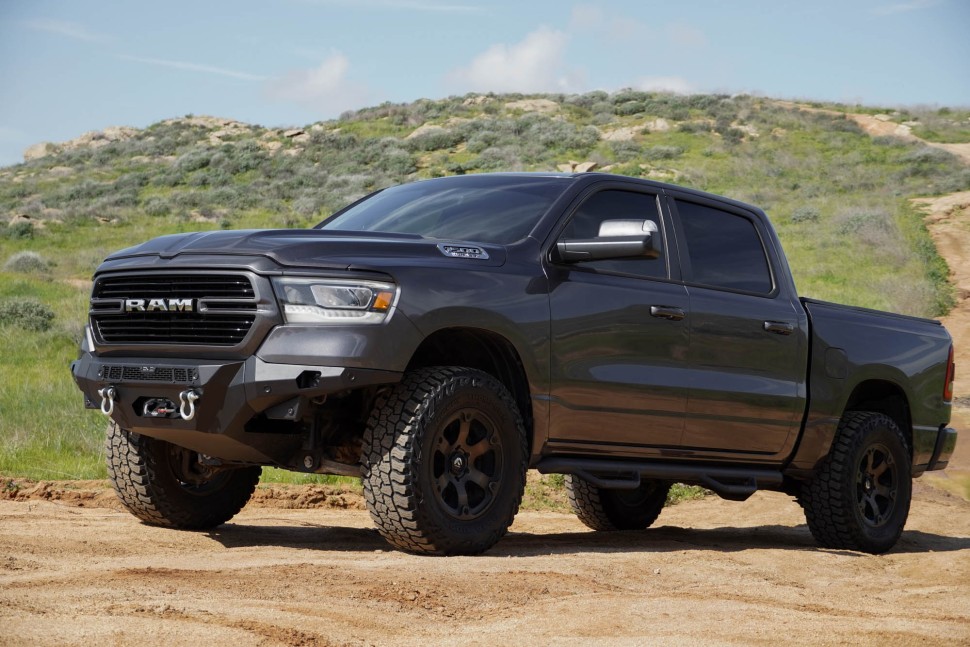 Передний бампер под лебёдку Dodge Ram 1500 19-24 Spec Series DV8 Offroad FBDR1-06