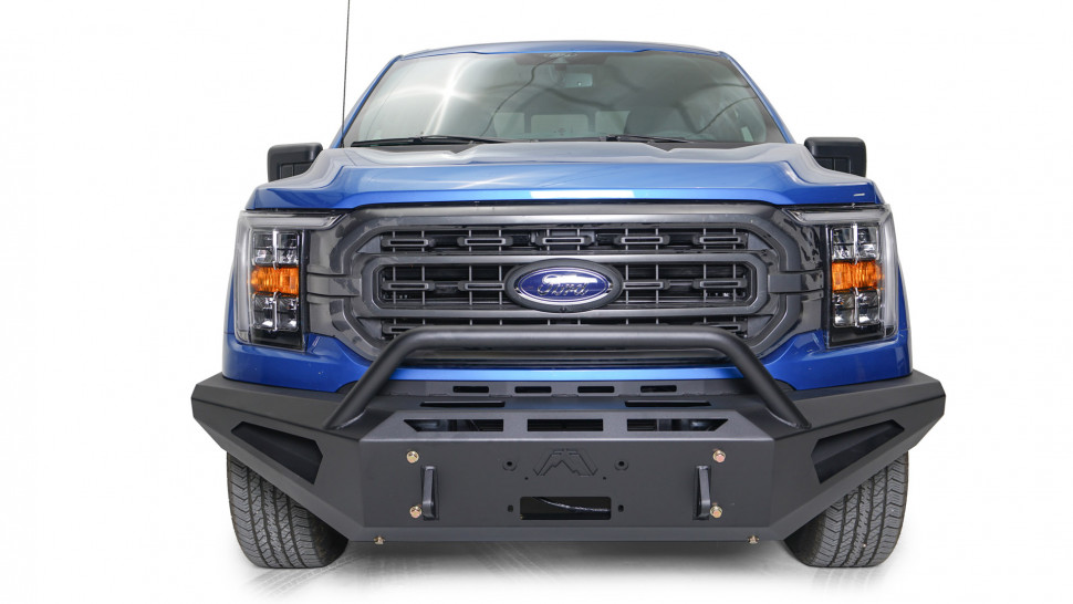 Передний бампер с центральной дугой Red Steel Ford F-150 21-22 Fab Fours FF21-RS5162-1