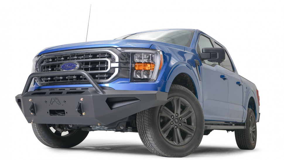 Передний бампер с центральной дугой Red Steel Ford F-150 21-22 Fab Fours FF21-RS5162-1