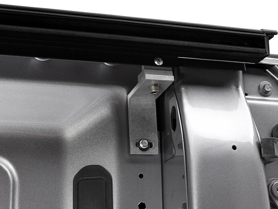 Ролета багажника выдвижная Nissan Frontier 22-25 5' M-Series Roll-N-Lock LG845M