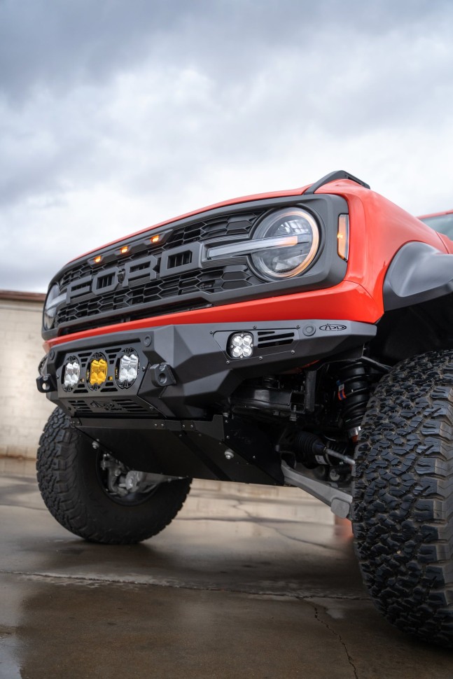 Передний бампер Ford Bronco Raptor 21-25 Addictive Desert Designs F260014120103