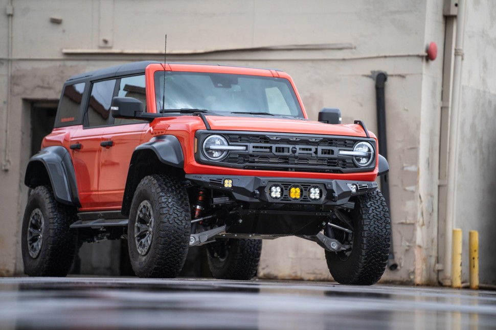 Передний бампер Ford Bronco Raptor 21-25 Addictive Desert Designs F260014120103