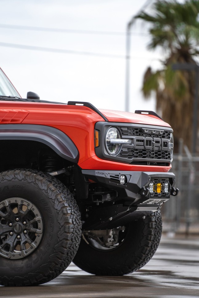 Передний бампер Ford Bronco Raptor 21-25 Addictive Desert Designs F260014120103