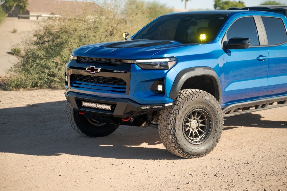 Передний бампер Chevrolet Colorado ZR2 23-25 Addictive Desert Designs F580263200103