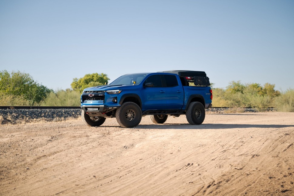 Передний бампер Chevrolet Colorado ZR2 23-25 Addictive Desert Designs F580263200103