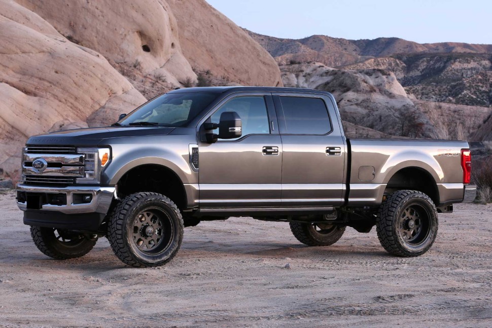 Лифт комплект подвески Ford F-250/F-350 17-22 Lift 4" Fabtech K2213