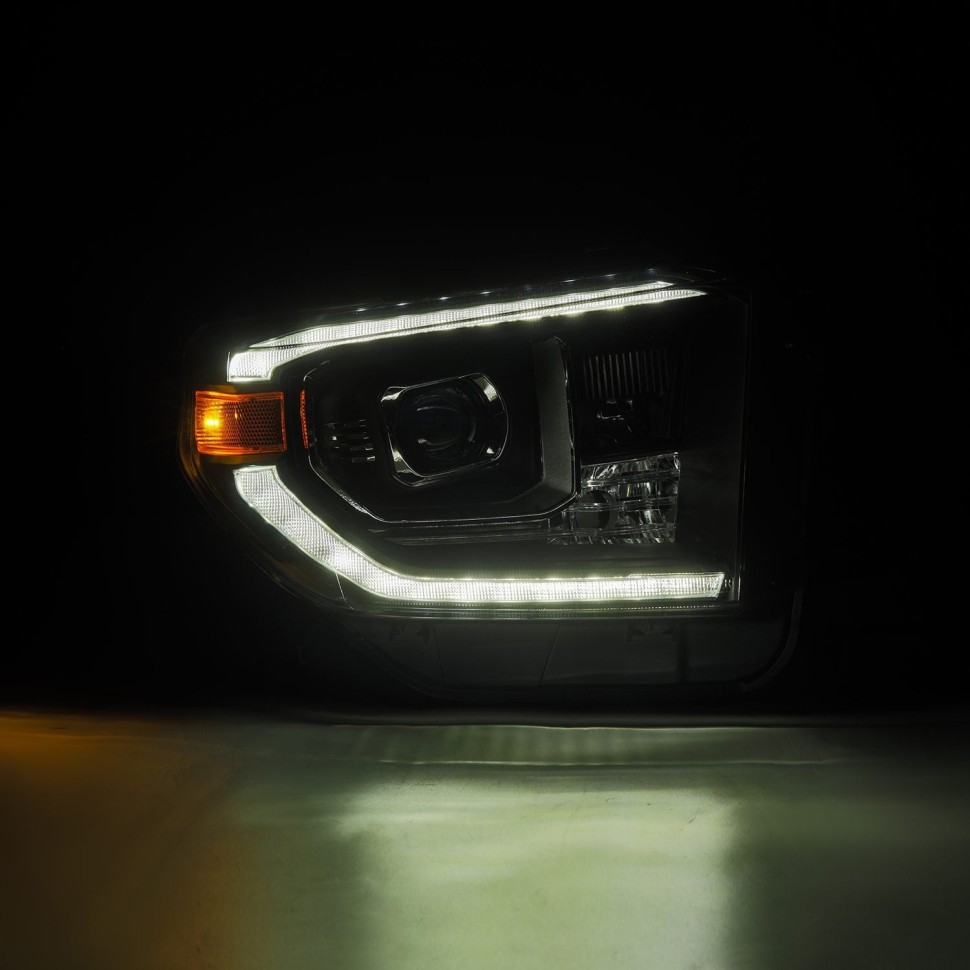 Комплект передних Led фар Toyota Tundra 14-21 LUXX-Series AlphaRex 880835