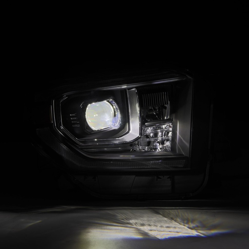 Комплект передних Led фар Toyota Tundra 14-21 LUXX-Series AlphaRex 880835