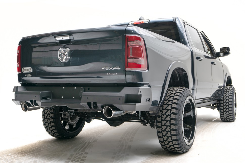 Задний бампер Dodge Ram 1500 19-26 Premium Fab Fours DR19-W4251-1