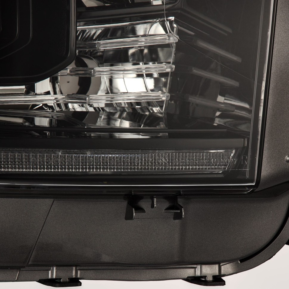 Комплект передних Led фар Toyota Tundra 14-21 LUXX-Series AlphaRex 880836