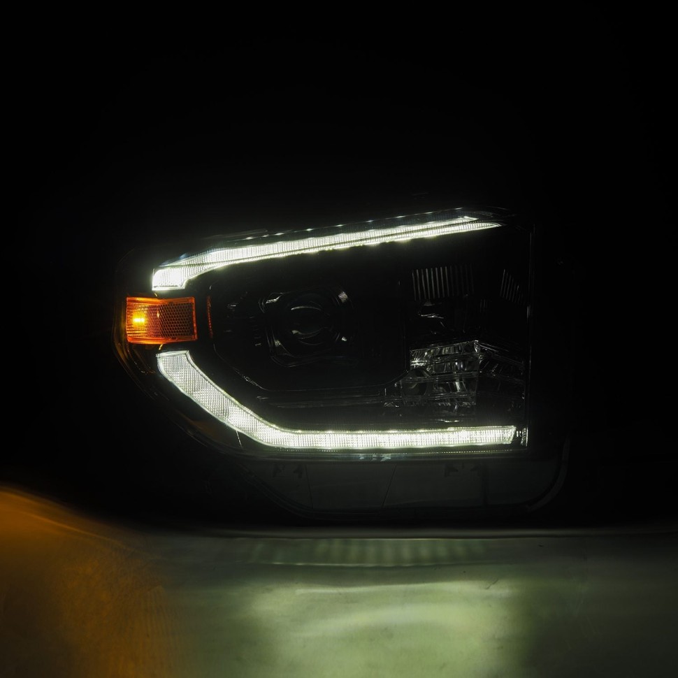 Комплект передних Led фар Toyota Tundra 14-21 LUXX-Series AlphaRex 880836
