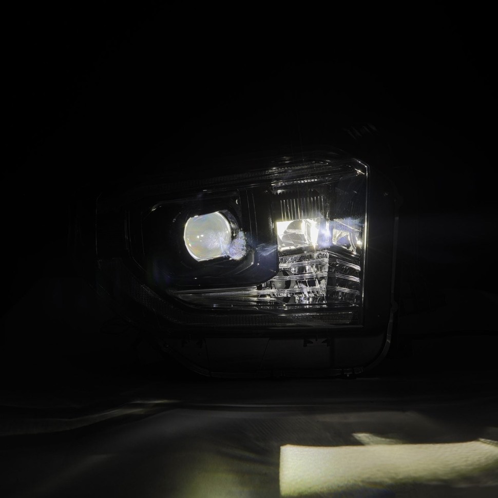 Комплект передних Led фар Toyota Tundra 14-21 LUXX-Series AlphaRex 880836