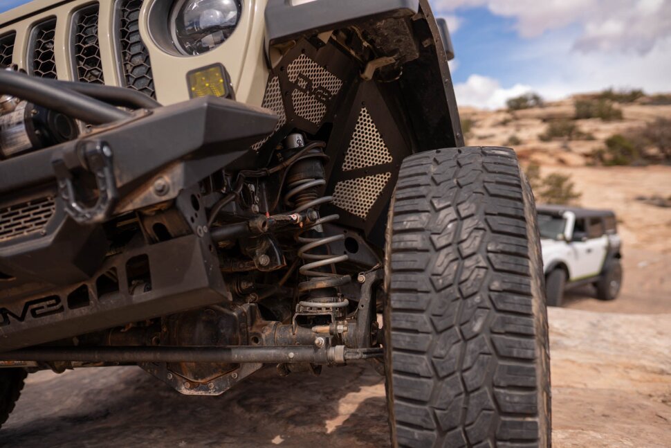 Передні підкрилки Jeep Wrangler JL/Gladiator JT 18-25 перед 2шт. DV8 Offroad INFEND-06FB