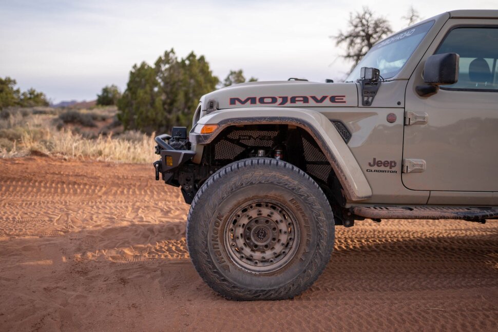 Передні підкрилки Jeep Wrangler JL/Gladiator JT 18-25 перед 2шт. DV8 Offroad INFEND-06FB