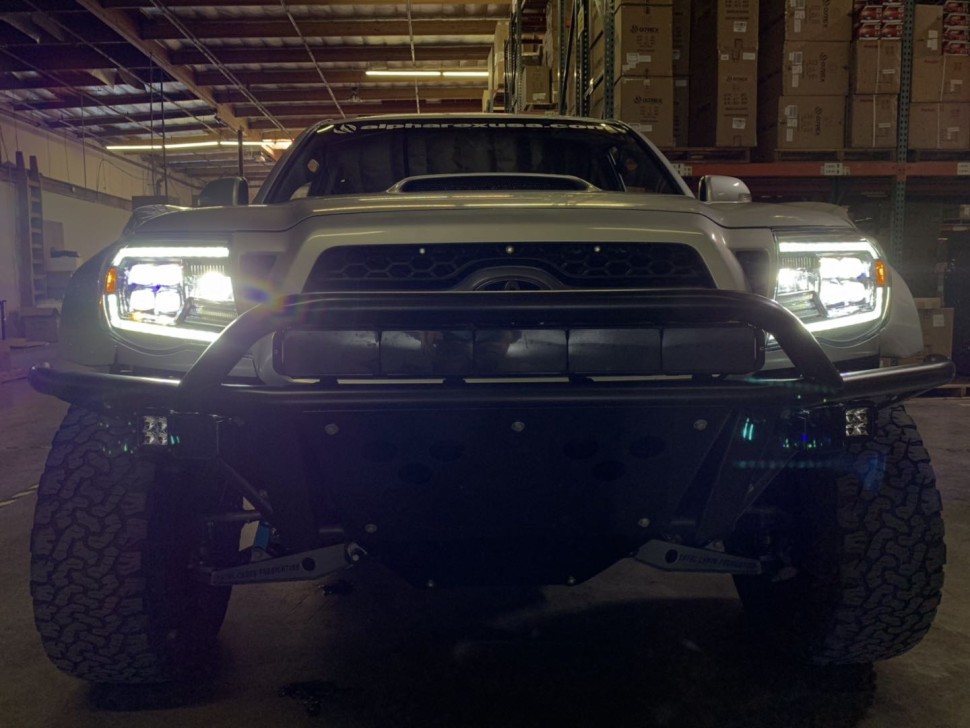 Комплект передних Led фар Toyota Tacoma 05-11 NOVA-Series AlphaRex 880744
