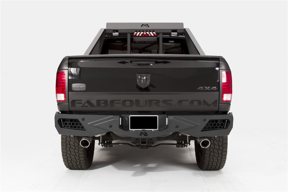Задний бампер Dodge Ram 1500/2500/3500 09-24 Vengeance Fab Fours DR09-E2951-1