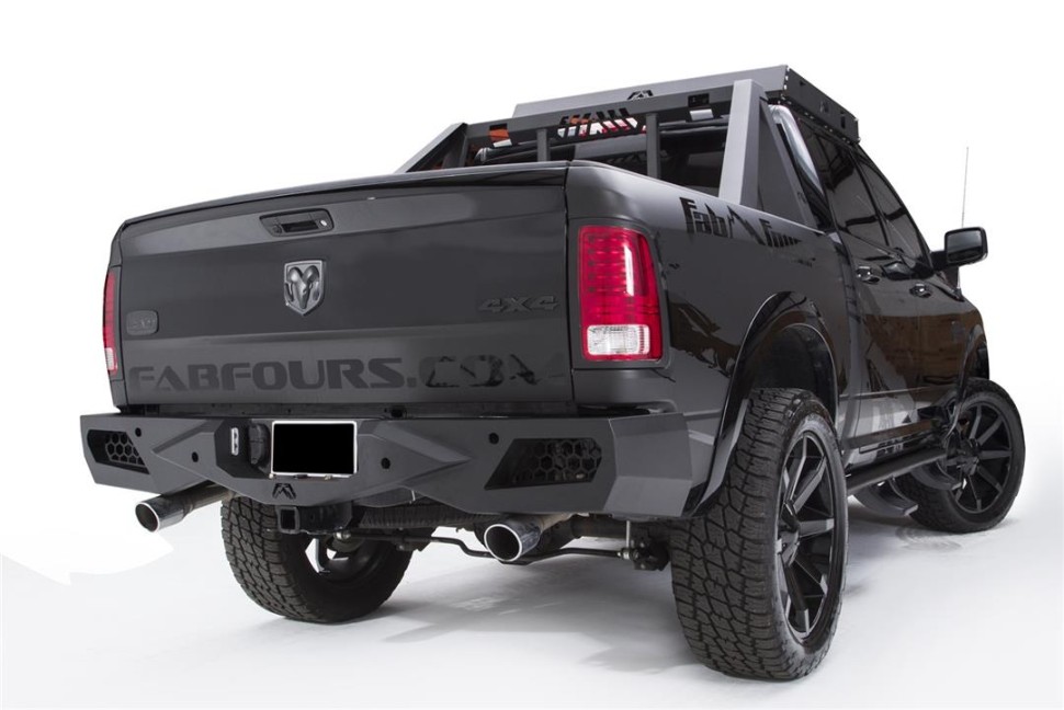 Задний бампер Dodge Ram 1500/2500/3500 09-24 Vengeance Fab Fours DR09-E2951-1