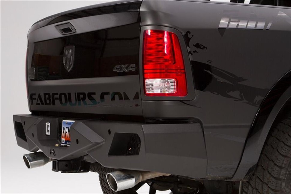Задний бампер Dodge Ram 1500/2500/3500 09-24 Vengeance Fab Fours DR09-E2951-1