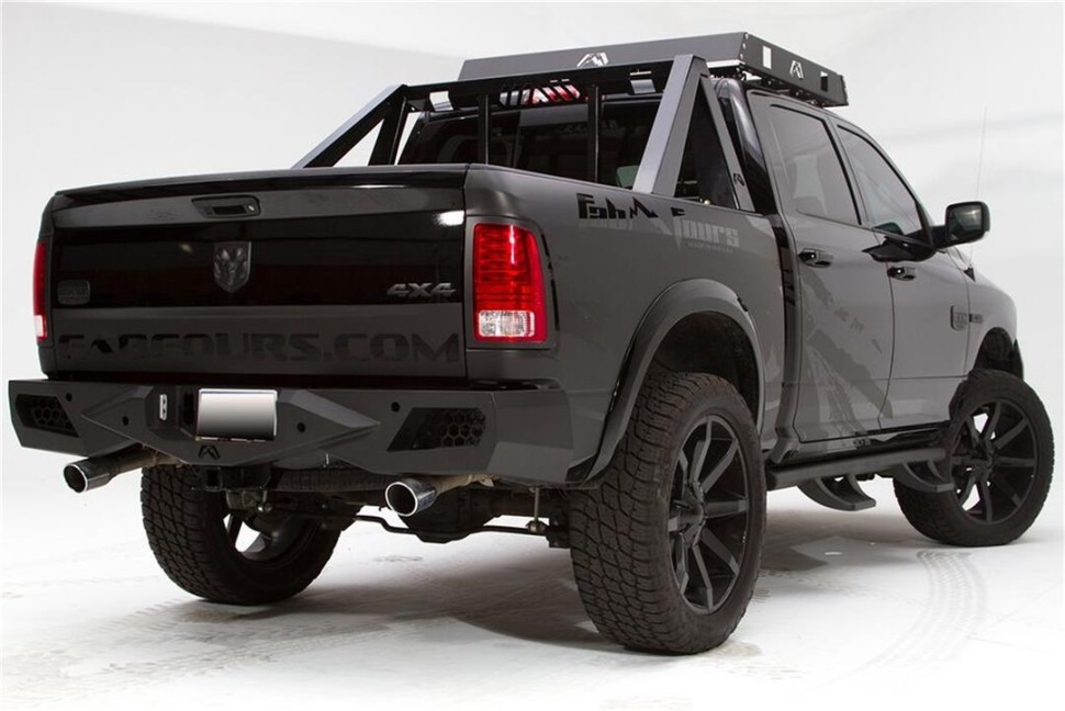Задний бампер Dodge Ram 1500/2500/3500 09-24 Vengeance Fab Fours DR09-E2951-1