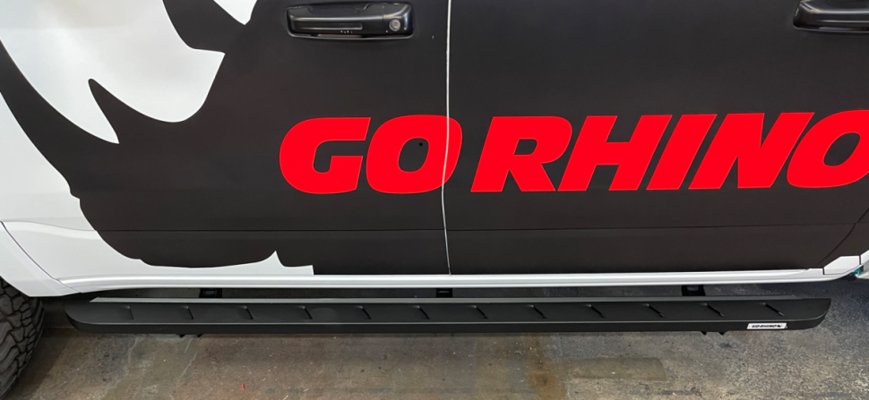 Подножки Dodge Ram 1500 19-22 Crew Cab RB10 Slim Go Rhino 63430687SPC