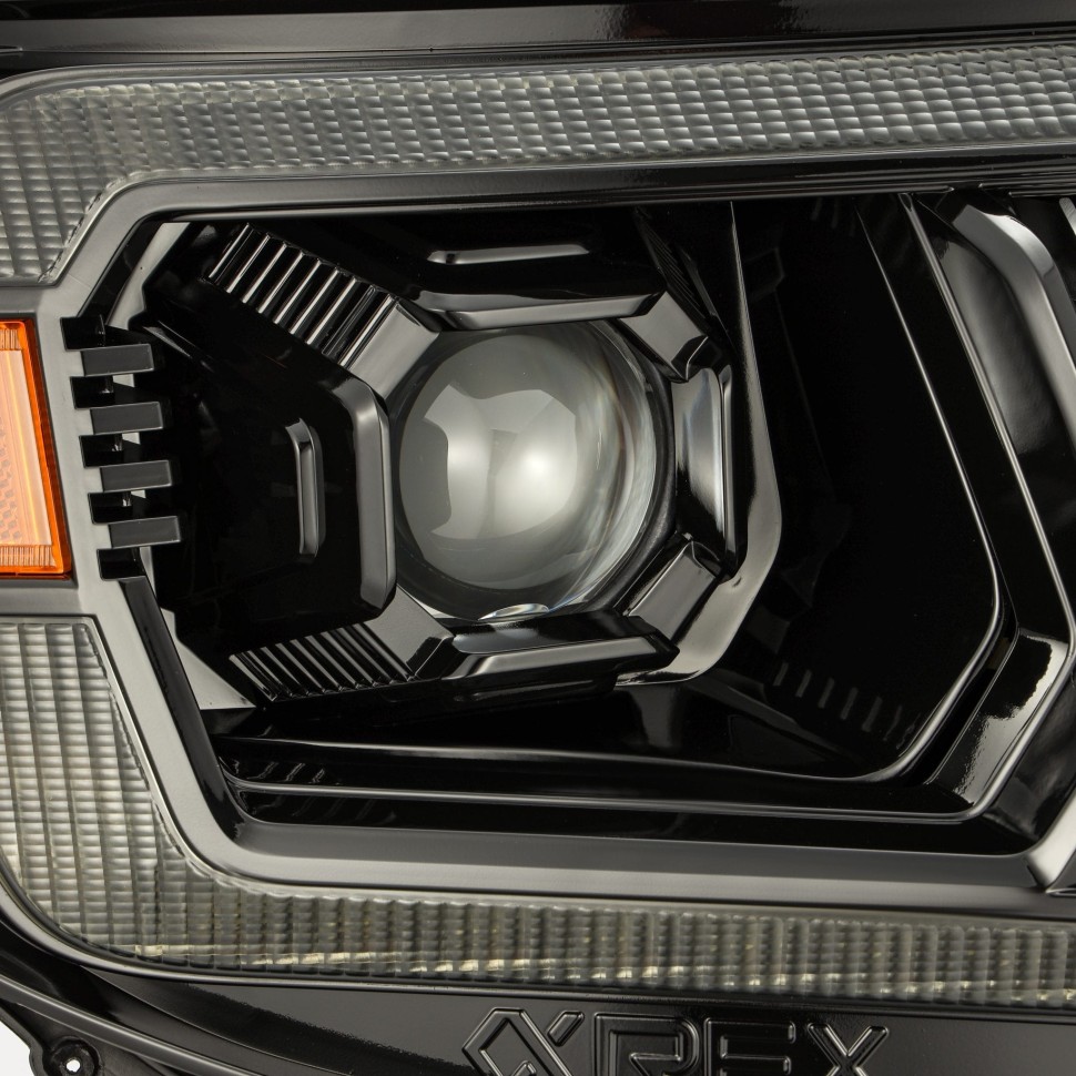 Комплект передних галогеновых фар Toyota Tacoma 05-11 PRO-Series AlphaRex 880736