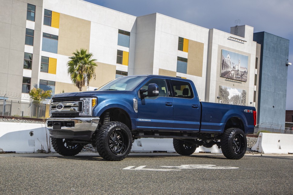 Moto Metal MO99921067318N MO999 Wheel Gloss Black Milled 20x10 -18