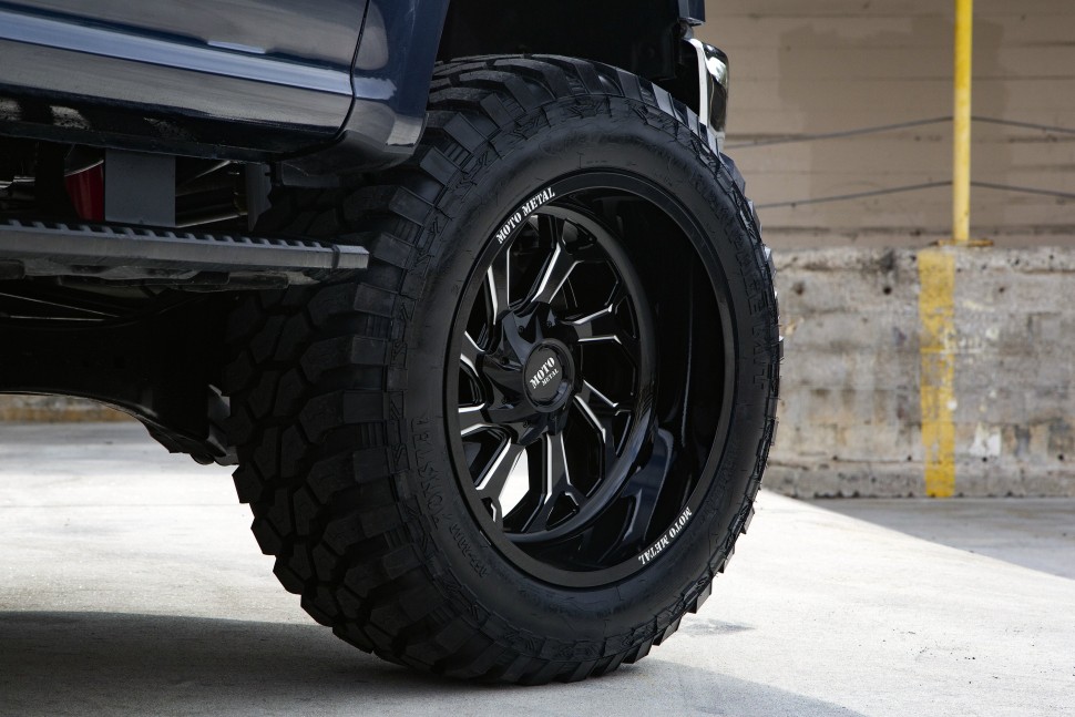 Колесный диск Moto Metal MO999 Gloss Black Milled 20x10 ET-18 MO99921080318N