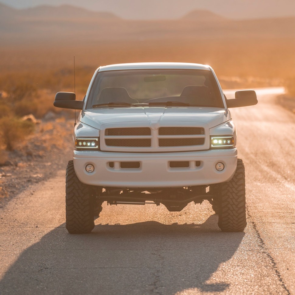 Комплект передніх Led фар Dodge Ram 1500/2500/3500 94-02 NOVA-Series AlphaRex 880352