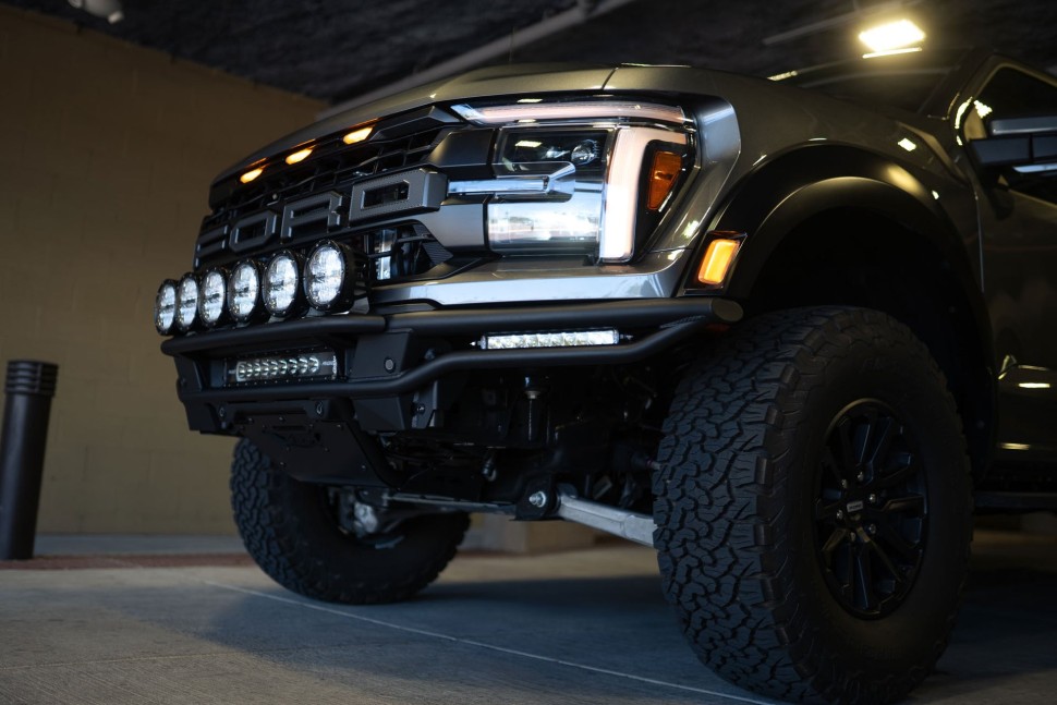 Передний бампер Ford F-150 Raptor 21-25 Addictive Desert Designs F210373200103