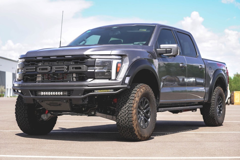 Передний бампер Ford F-150 Raptor 21-25 Addictive Desert Designs F210373200103