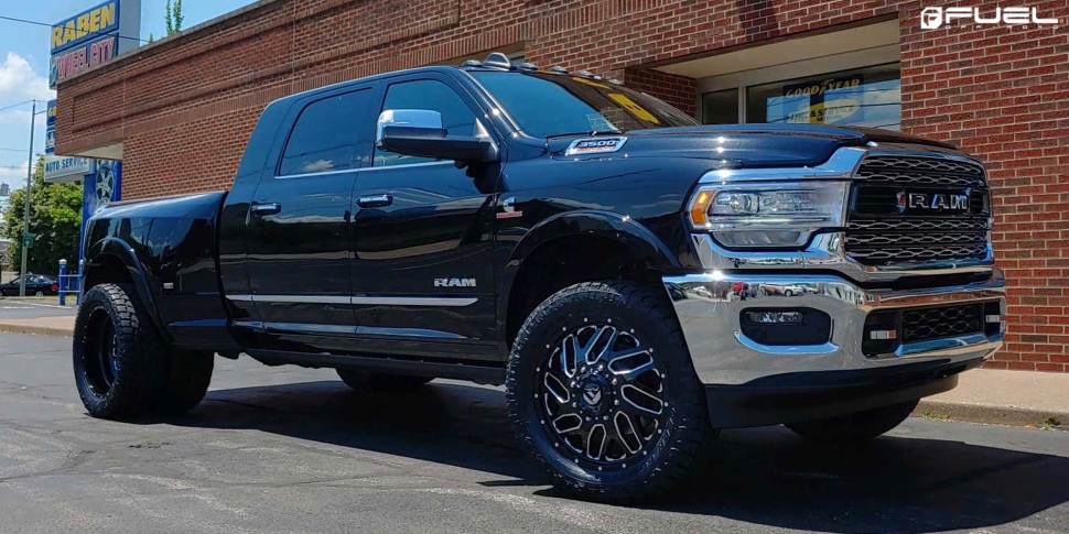 Колесный диск Fuel Off Road Triton Gloss Black Milled 22x8.25 ET-215 D58122828D25