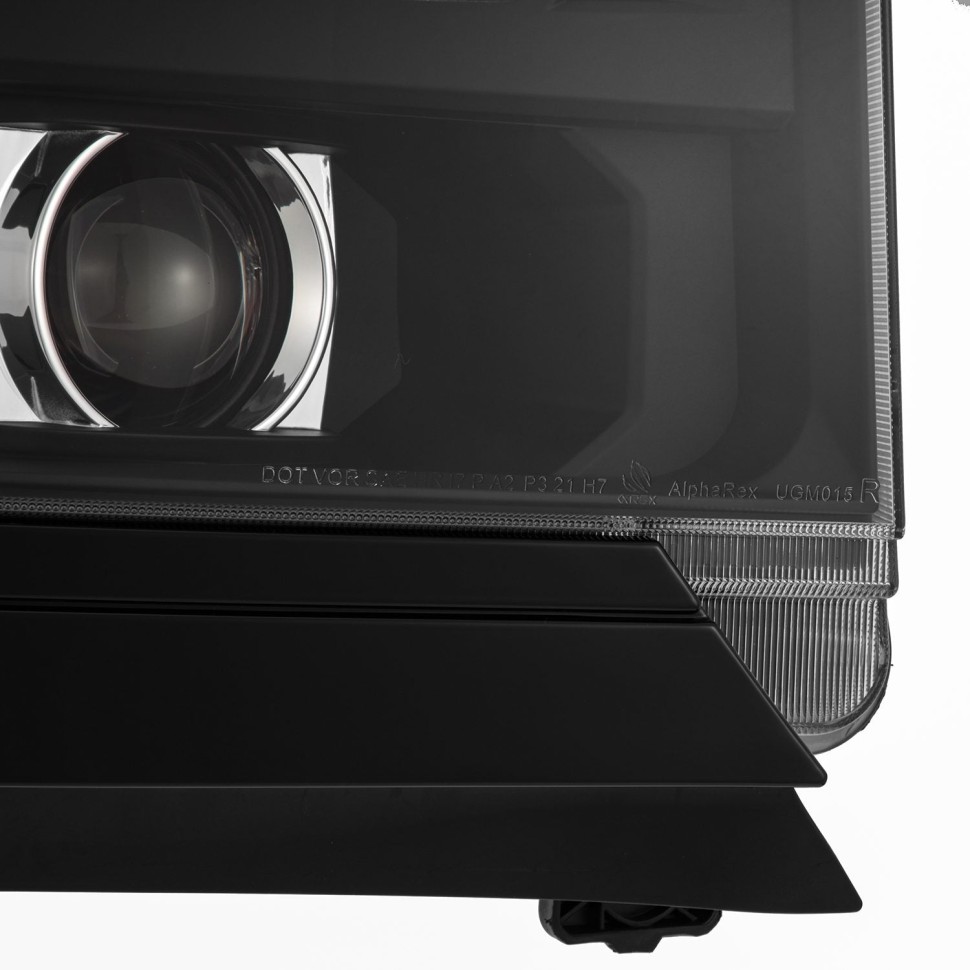 Комплект передних Led фар Chevrolet Silverado 1500 16-18 LUXX-Series AlphaRex 880234