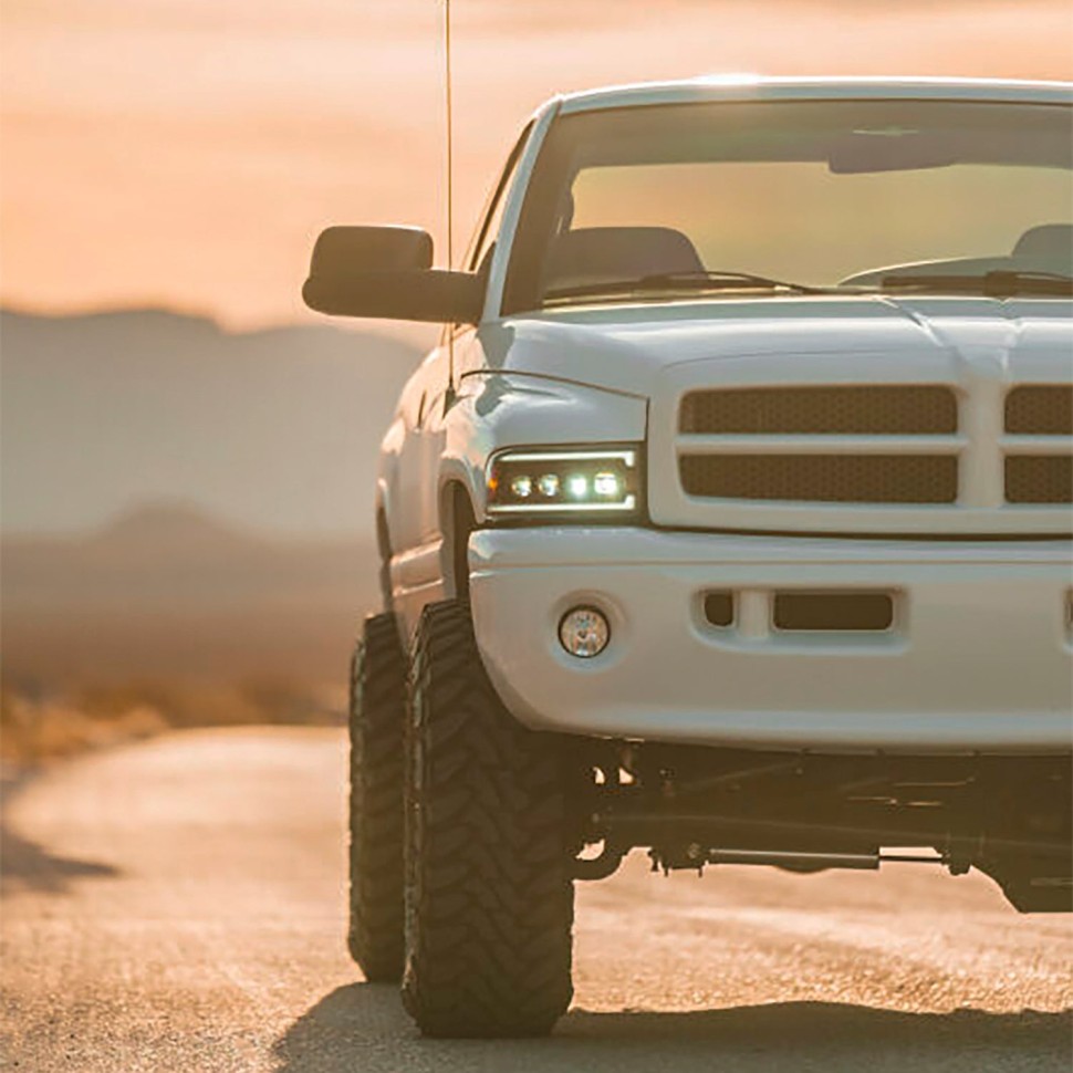Комплект передних Led фар Dodge Ram 1500/2500/3500 94-02 NOVA-Series AlphaRex 880350