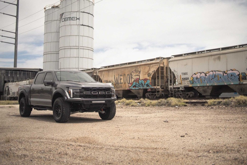 Передний бампер Ford F-150 Raptor 21-25 Addictive Desert Designs F210185080103