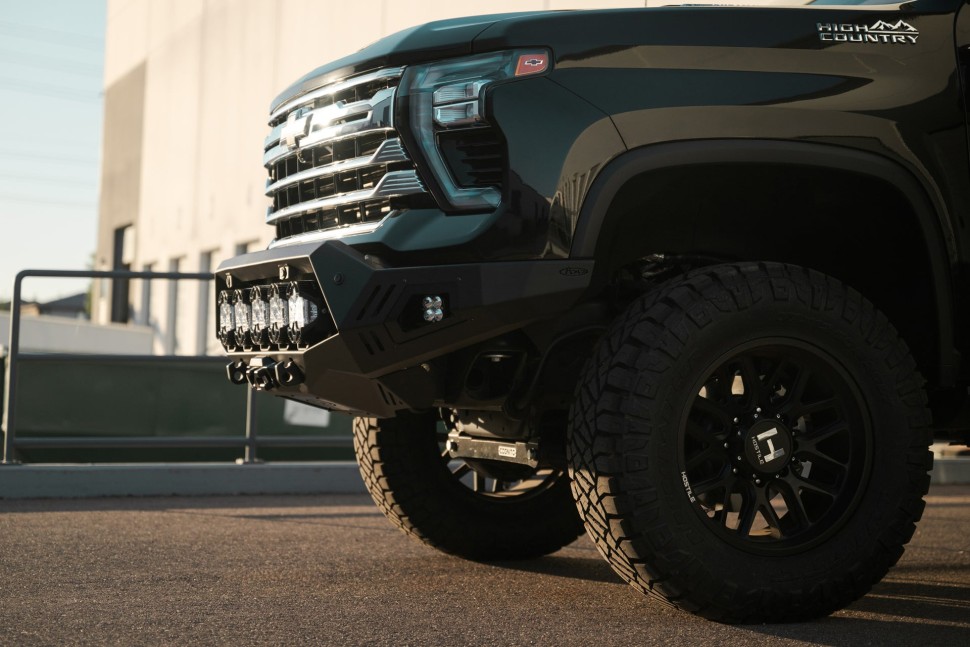 Передний бампер Chevrolet Silverado 2500/3500 24-25 Addictive Desert Designs F820043500103