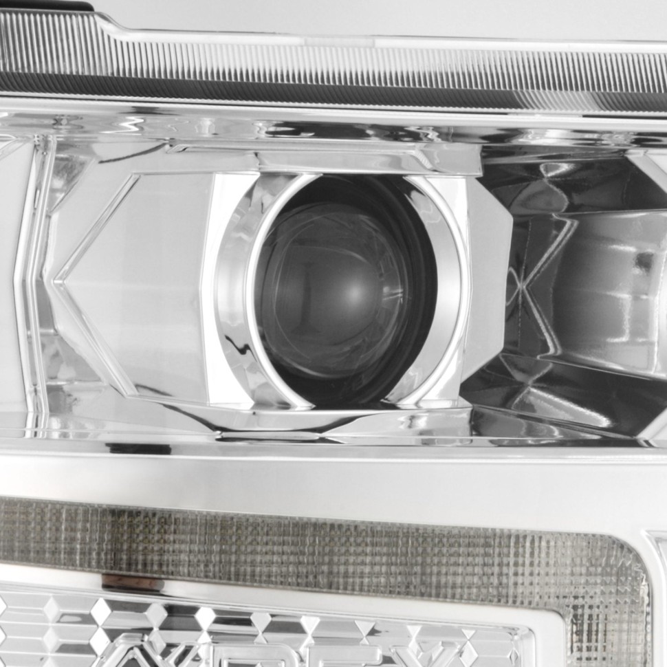 Комплект передних Led фар Chevrolet Silverado 1500 16-18 LUXX-Series AlphaRex 880235